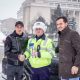 „Adevărul din intersecție”: Zeci de polițiști rutieri și agenți de salubritate au primit termosuri cu ceai cald și cafea