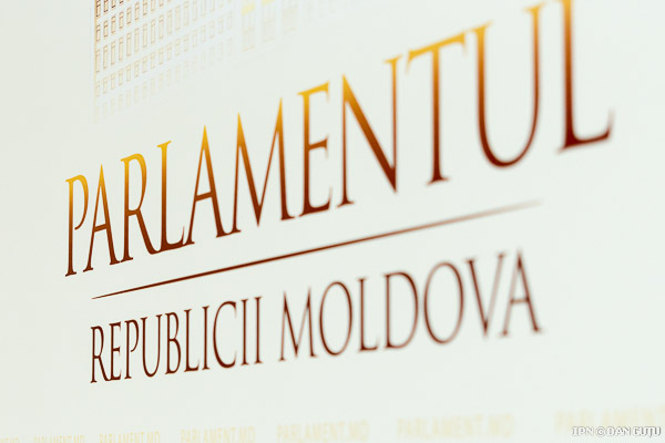 Parlamentul de la Chişinău a adoptat o declaraţie prin care condamnă atacurile Rusiei