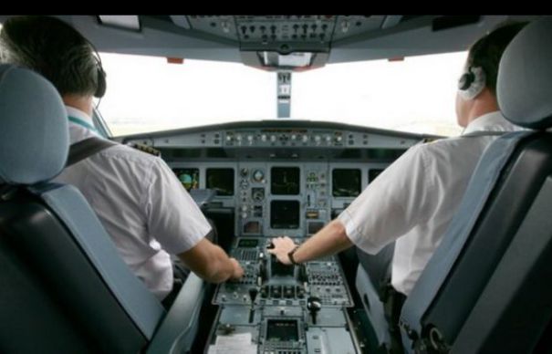 S-a aflat marele secret al călătoriei cu avionul. Poti cheltui cât vrei pe banii companiei aeriene. Este lege | Nationalul.ro