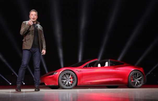 Tesla se prăbușește: S-a lăsat cu demisii | Nationalul.ro