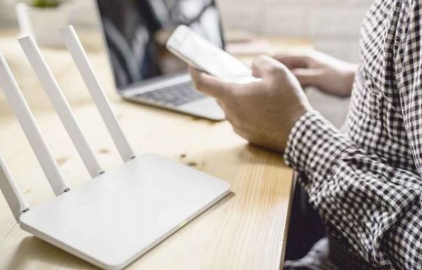 Cum să alegi un router Wi-Fi care să te protejeze de spioni | Nationalul.ro