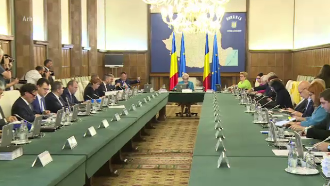 Guvernul României se reunește astăzi pentru a aproba o OUG care să permită desfășurarea referendumului pentru redefinirea familiei