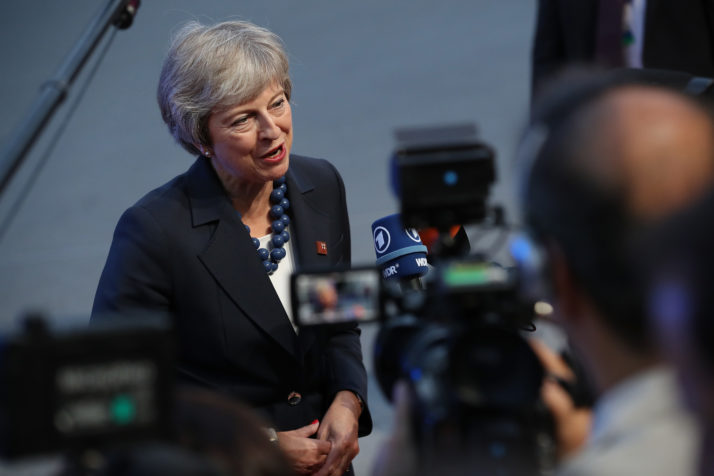 Theresa May le-a cerut liderilor europeni să renunțe la condițiile inacceptabile legate de Brexit
