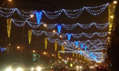 Orașul din România unde se montează instalațiile de Crăciun deși afară sunt 30 de grade | Nationalul.ro