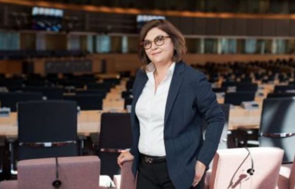 EXCLUSIV! Adina Vălean rupe tăcerea! Va candida sau nu la europarlamentare soția lui Crin Antonescu? Va alege să plece la ALDE și să-l susțină pe Călin Popescu Tăriceanu? Surprizele pe care le pregătește! | Nationalul.ro