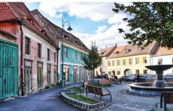 FOTO Cea mai veche casă din România se vinde la un preţ surprinzător | Nationalul.ro