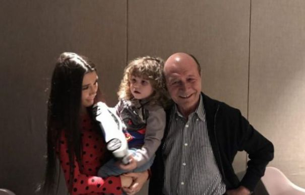 Ca niciodată! Elena Băsescu își contrazice tatăl PUBLIC! „Nu poate niciodată să ne spună…” | Nationalul.ro