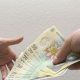 Guvernul a dat cea mai mare veste pentru români. Când CREȘTE salariul minim | Nationalul.ro