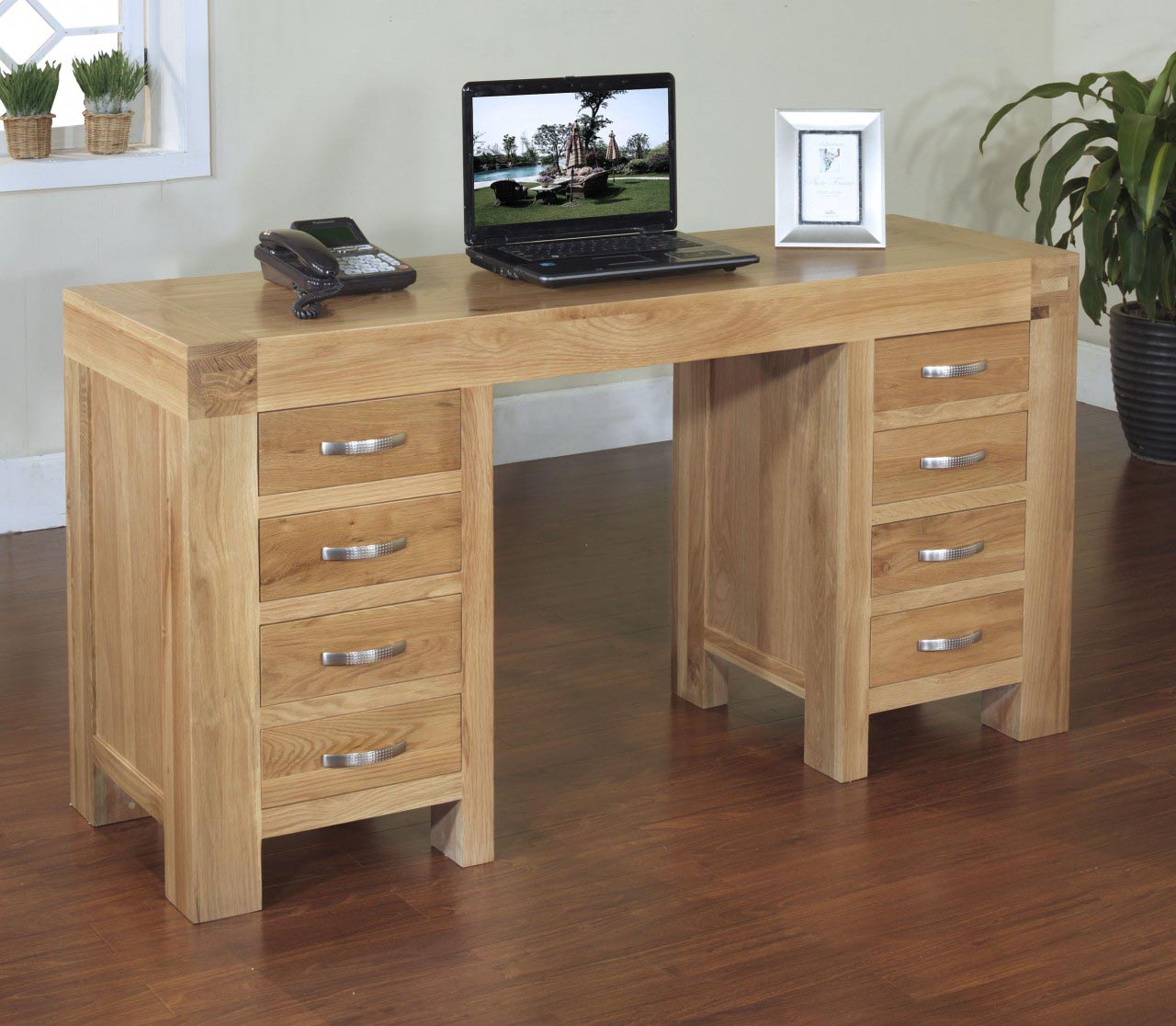 RONEX – mobilier din lemn masiv de stejar pentru birou RONEX – mobilier din lemn masiv de stejar pentru birou