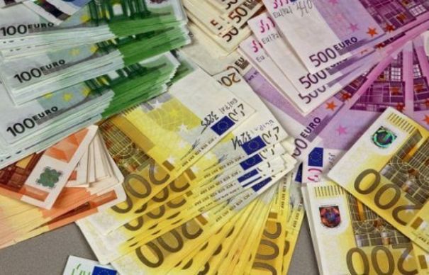 Incredibil! Cum a fost păcălită o femeie din Hundeoara, de un escroc cunoscut pe Facebook! A rămas fără 11.000 € | Nationalul.ro