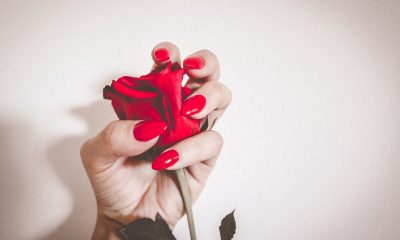 Ingrijirea unghiilor acasa – trucuri pentru unghii sanatoase si frumoase