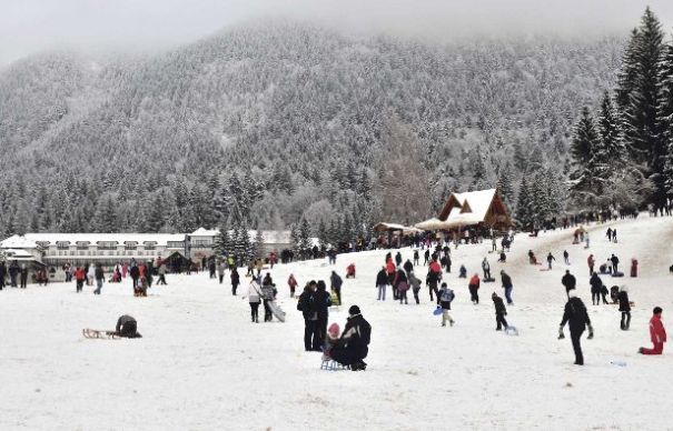 Blocaj în Poiana Brașov! Primăria Brașov, sfaturi șocante pentru turiști. Cum au rezolvat autoritățile problema aglomerației | Nationalul.ro
