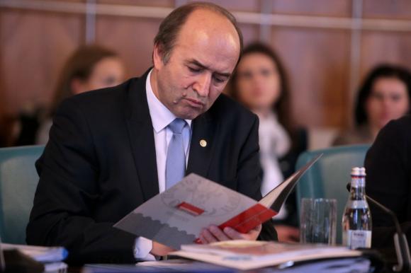 OUG pentru toți cei condamnați după 2014 de completurile de cinci judecători de la Înalta Curte