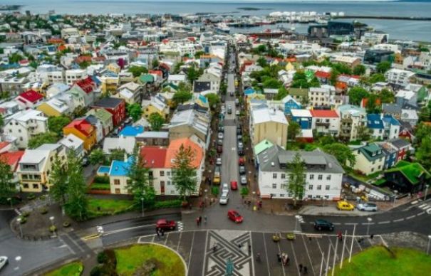 Țara care aproape a dat faliment şi a vrut să intre în UE. Acum are cea mai rapidă creștere economică, iar românii câștigă salarii de 5.000 euro | Nationalul.ro