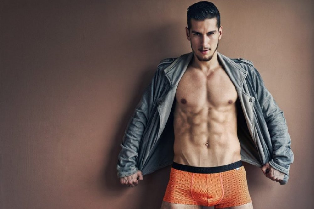 Atentie, subiect tabu: videochatul pentru barbati, existent si in Romania