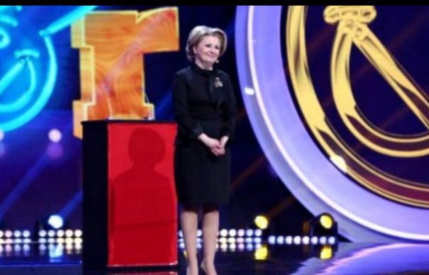 S-a aflat totul despre ‘dublura’ Vioricăi Dăncilă! Cine este și cu ce se ocupă cea care făcut-o de râs pe șefa Guvernului | Nationalul.ro