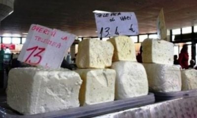 Atenție mare! Cum verificați foarte ușor dacă brânza cumpărată de la supermarket este chiar brânză sau doar prafuri concentrare? | Nationalul.ro