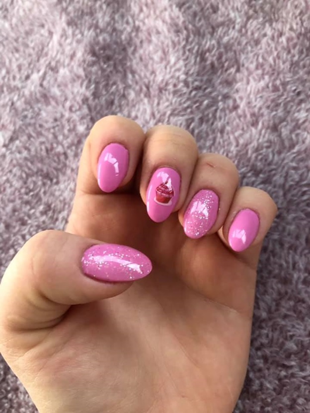 Manichiura realizata la tine acasa