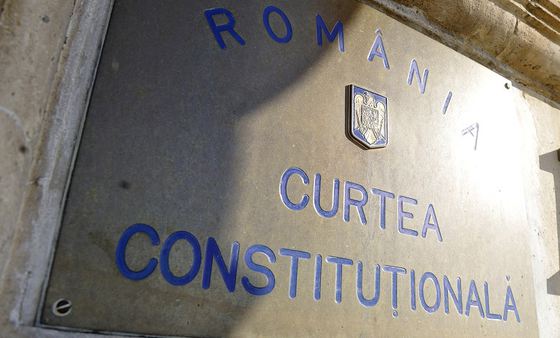 Curtea Constituțională va dezbate mai multe sesizări venite de la Opoziție și de la președintele Klaus Iohannis