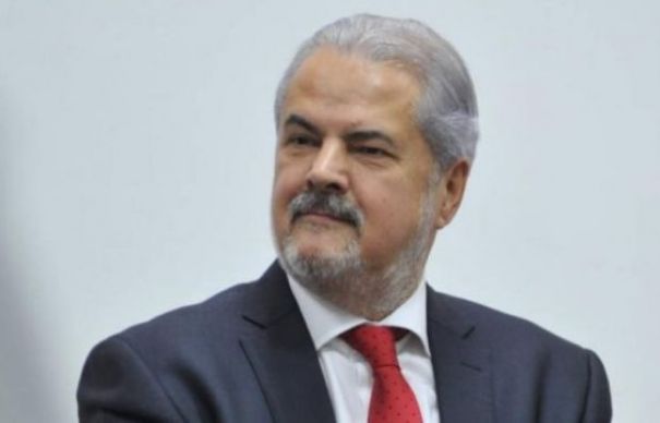 A rămas Adrian Năstase fără bani? Apel surprinzător pe Facebook pentru redirecţionarea a 2% din impozit către el | Nationalul.ro