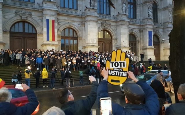 Magistrații continuă protestele în Capitală cât și în principalele orașe ale țării