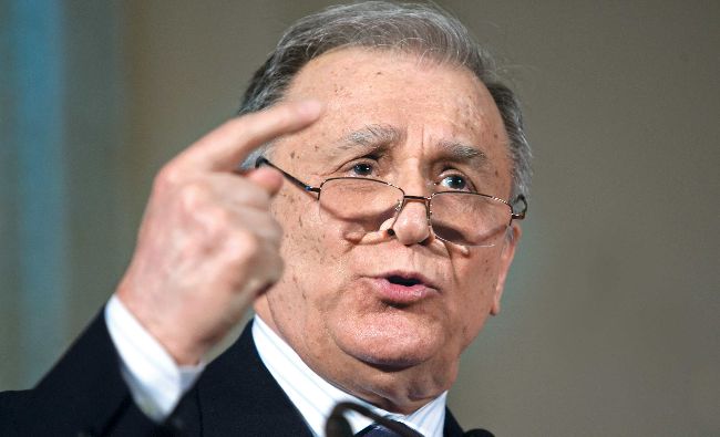NU mă pot delimita de Ion Iliescu – Nationalul.ro |