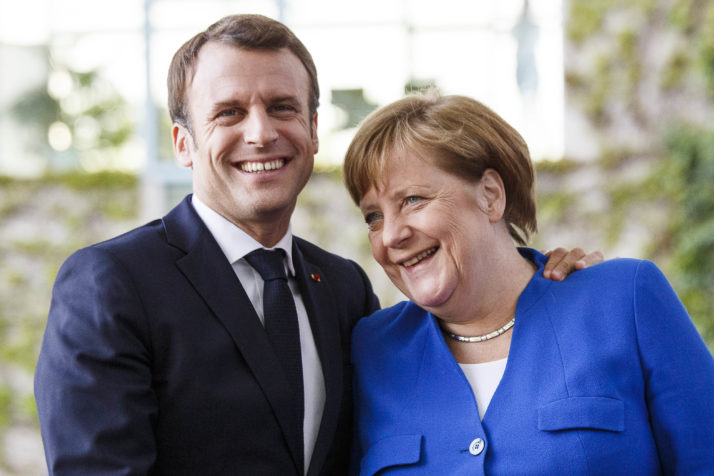 Emmanuel Macron o va susține pe Angela Merkel pentru președinția Comisiei Europene