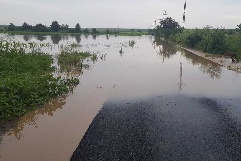 ALERTĂ METEO. Cod portocaliu de inundaţii pe râuri din Iaşi, Neamţ şi Bacău