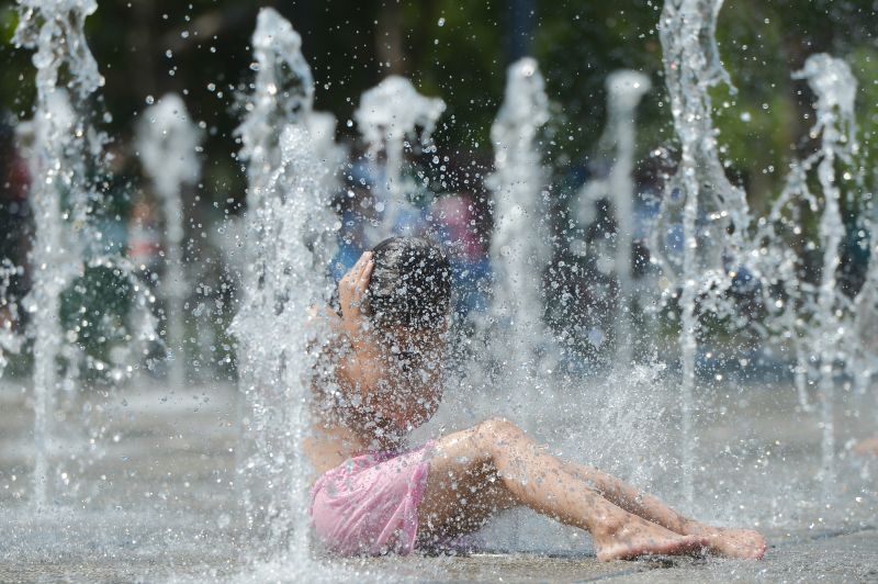 Vor fi temperaturi foarte ridicate în mai multe oraşe din Italia / Cod portocaliu de caniculă în Croaţia şi Olanda