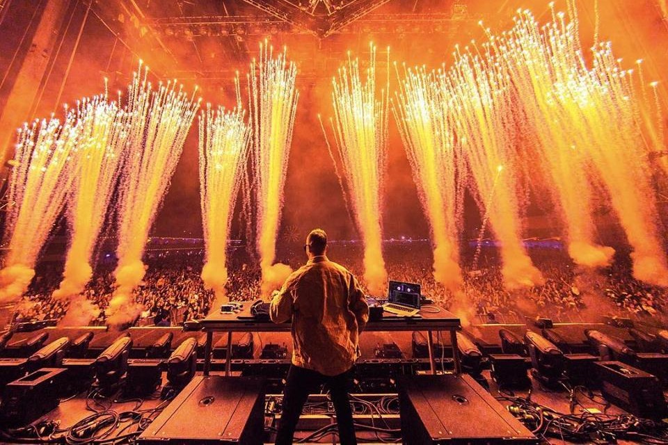 Un bărbat de 34 de ani a murit lângă o scenă a festivalului Neversea