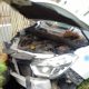 Trei pacienţi răniţi, după ce ambulanţa în care se aflau a lovit un gard