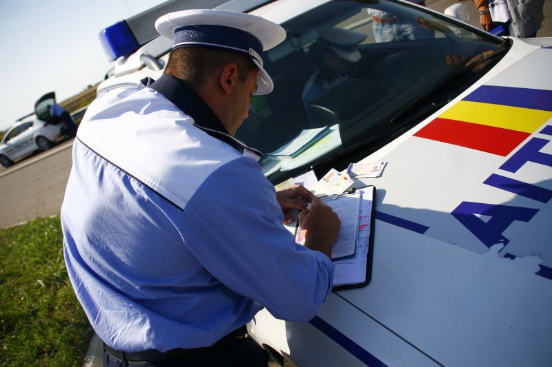 Mii de şoferi începători sancţionaţi de Poliţia Capitalei pentru abateri în trafic