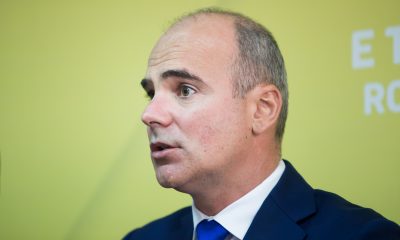 Zvonurile, lansate de oameni cu influenţă asupra unui lider