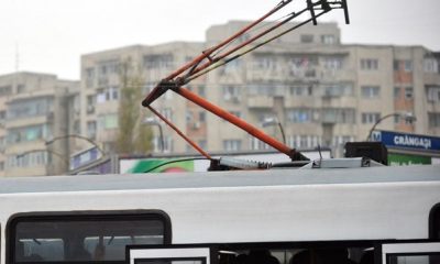 Jumătate din tramvaiele dintr-un mare municipiu nu sunt omologate. Firma de transport, amendată de Protecţia Consumatorilor