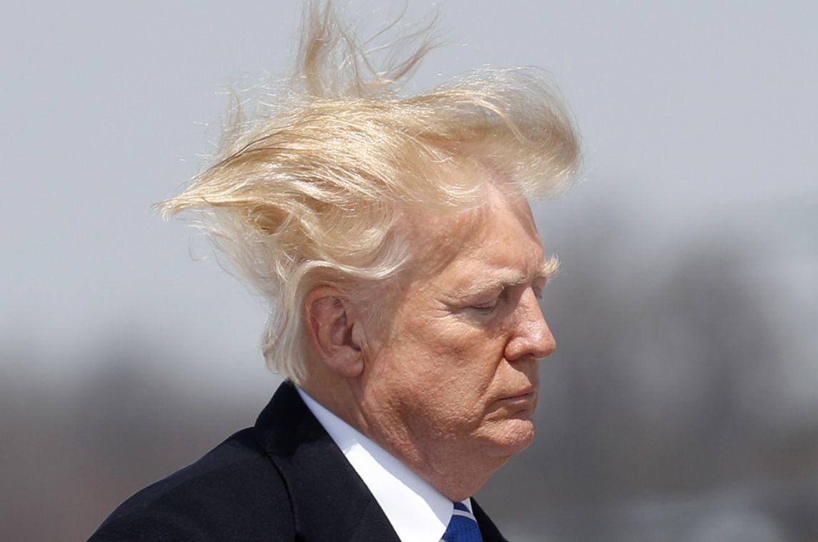 Donald Trump a decretat stare de urgenţă într-un stat american