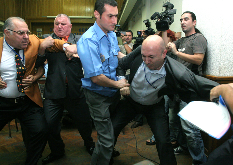 CCR a decis că ce a propus Iohannis la referendum a fost o bazaconie