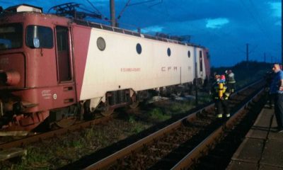 Locomotiva unui tren de marfă a deraiat