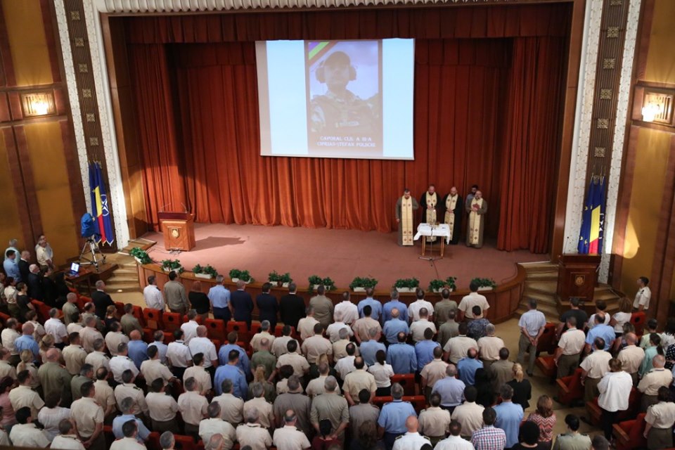 Ceremonie de comemorare a militarului român ucis în atentatul sinucigaş de la Kabul