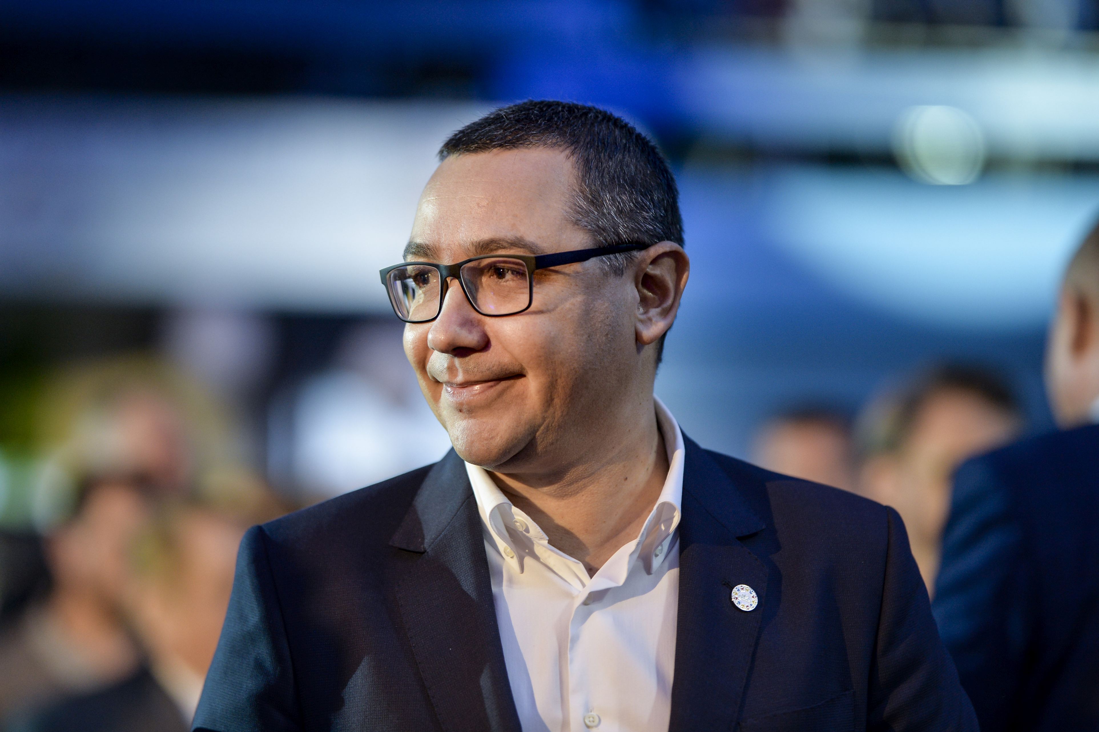 Victor Ponta a dezvăluit cele trei nume pe care i le-a propus Vioricăi Dăncilă pentru funcţia de comisar european