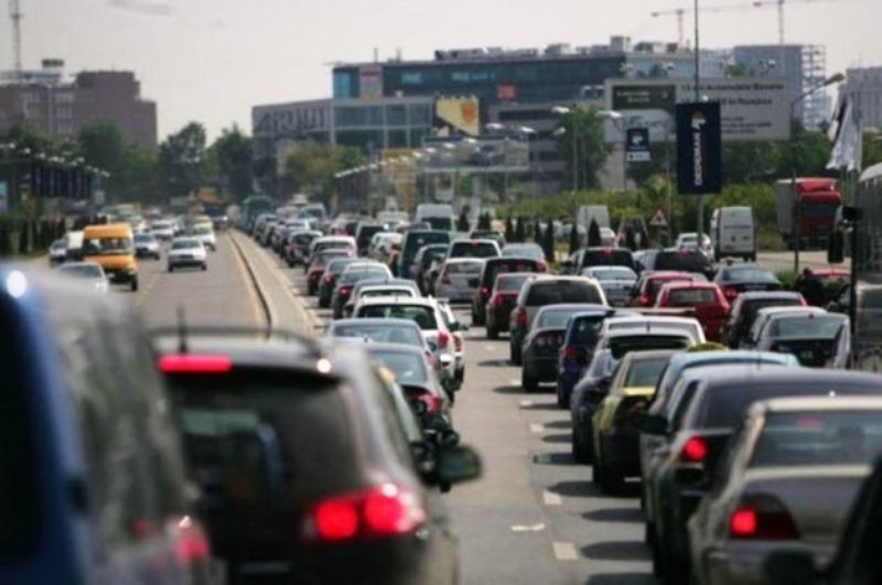 O grefieră din Bihor a fost trimisă în judecată. Femeia a ajutat la înmatricularea de maşini fără plata taxei de mediu
