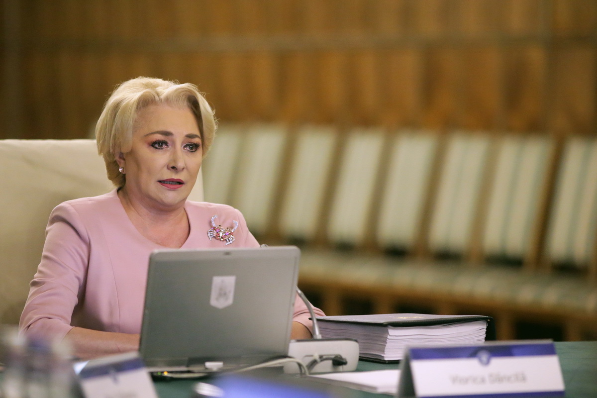 Viorica Dăncilă: Mă astept ca raportul MCV să fie pozitiv / Despre protejarea lui Tăriceanu în Parlament: A fost o greşeală