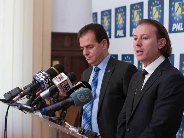 Am semnat decizii de eliberare „băiatul lui…”. Aştept să fac febră musculară de la semnat / Fiul lui Năstase, eliberat din funcţie