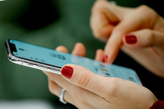 Aplicaţiile preinstalate de pe telefoanele Android ieftine sunt pline de vulnerabilităţi