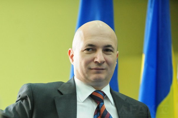 Urmează în curând dezbaterea lui Iohannis cu Iohannis. Şi acum putem să începem marea confruntare