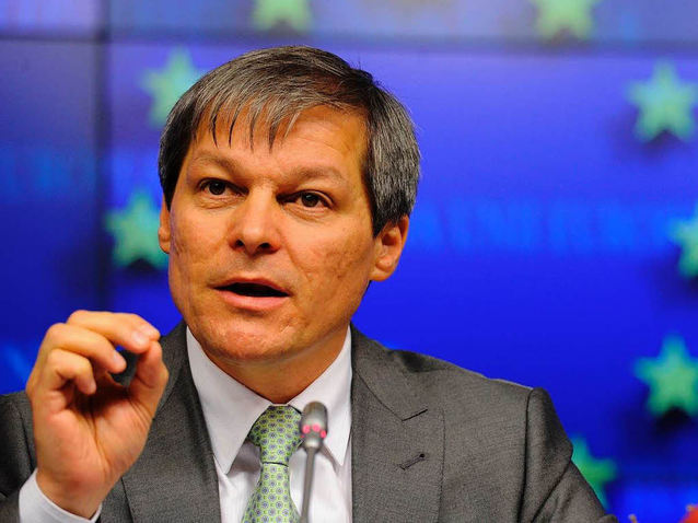Dăncilă, pentru că nu ştie engleză, nu e în măsură să negocieze funcţia de comisar european