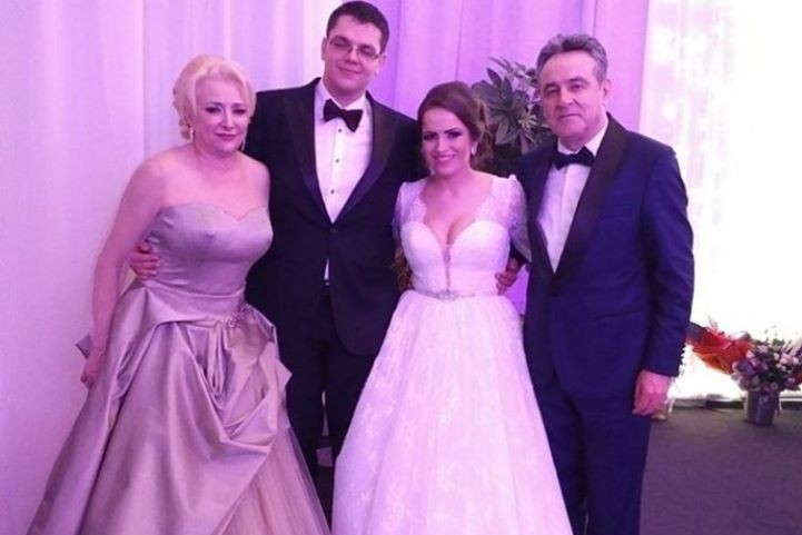Sunt căsătorită de 36 de ani. Familia este un nucleu