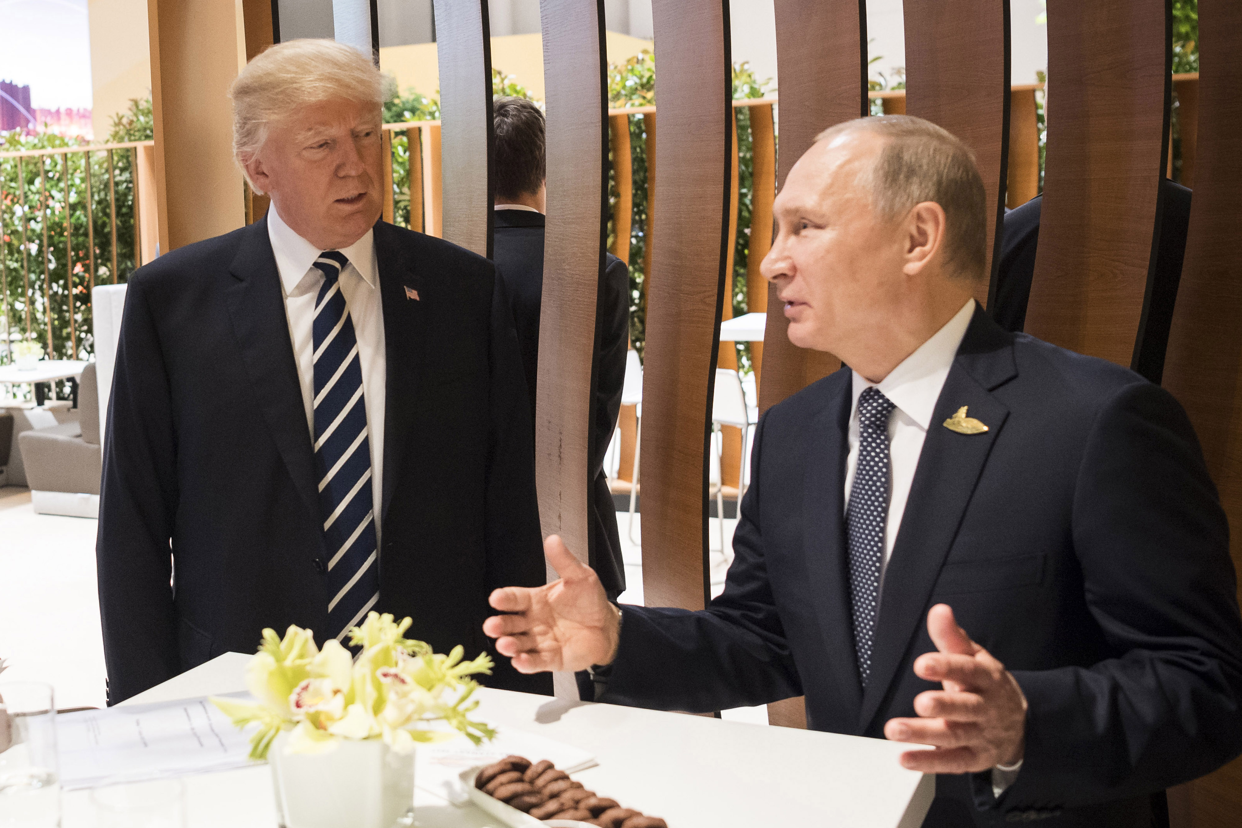 Trump vrea să asiste la parada militară programată în Moscova în mai 2020