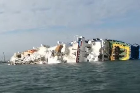 49 de oi, dintre cele peste 14.000 aflate pe nava răsturnată, au fost salvate