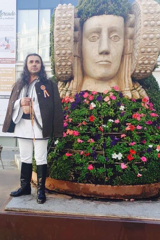 Un interviu cu solistul de muzică populară Irinel Popa recent întors din turneul din Spania