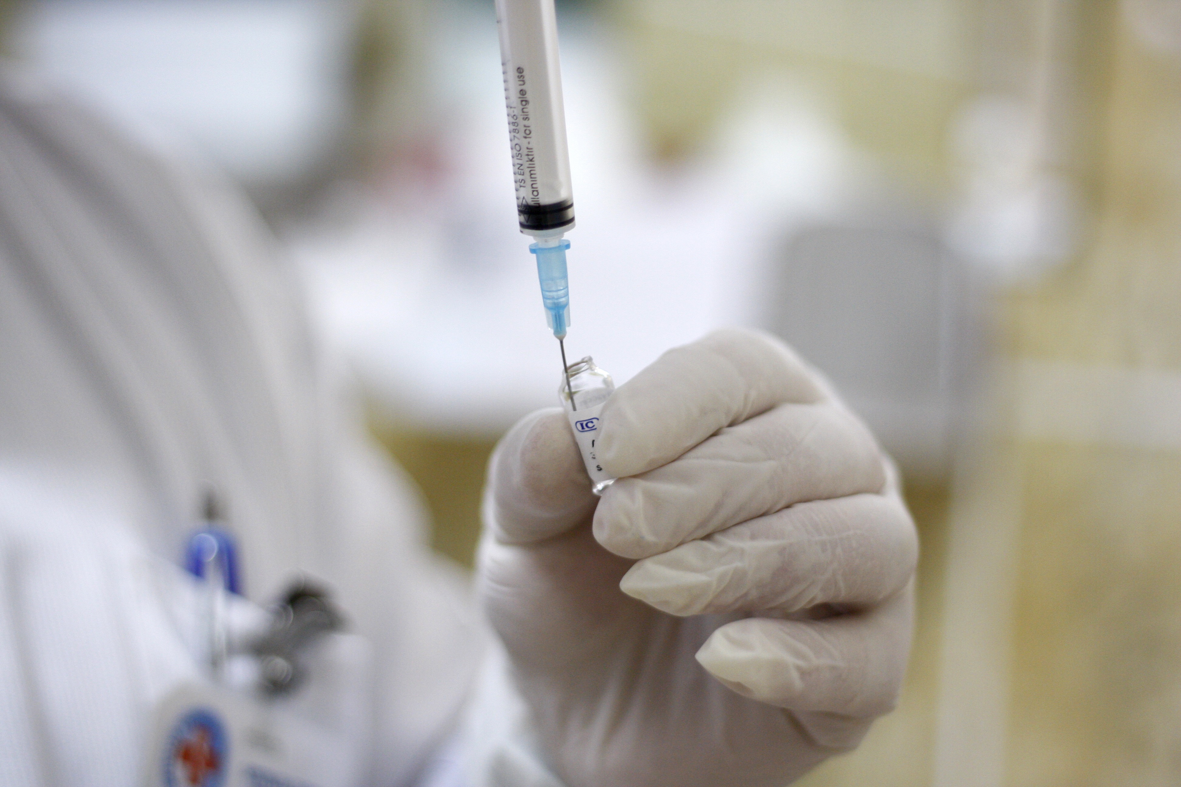Amendă ASTRONOMICĂ pentru părinţii care refuză vaccinarea. Legea ar putea intra în vigoare din februarie